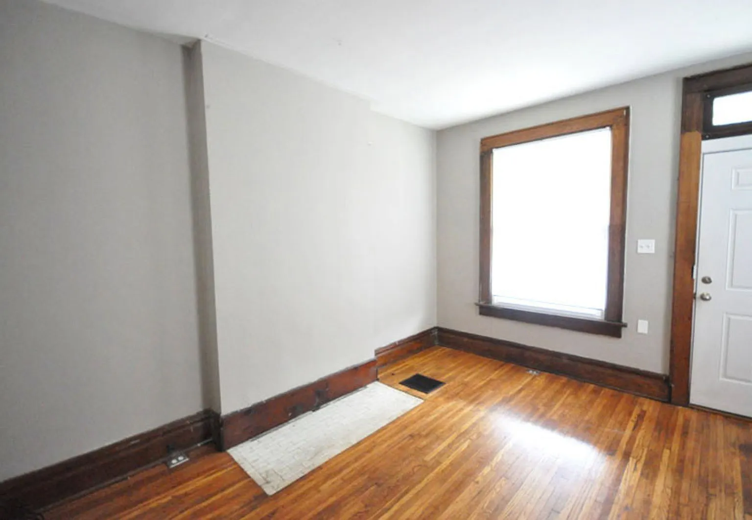 3 bed, 1.0 bath, $2,295 — Photo 3