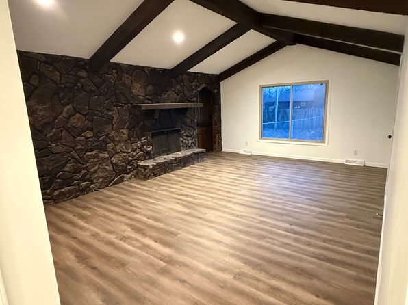 1522 E Camino Alto St