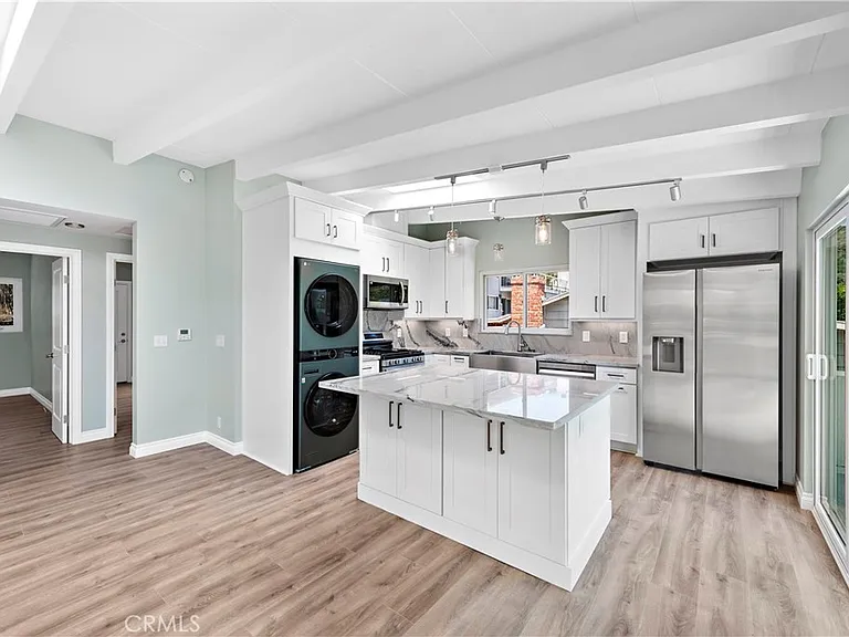 1435 Bluebird Canyon Dr — Photo 2