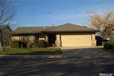 4513 Capewood Dr photo 1