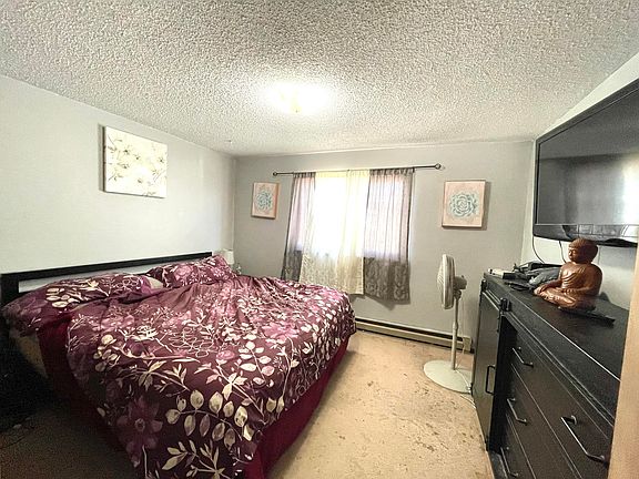 4th image of 908 W Franklin Ave
