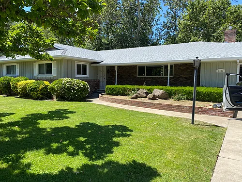 1672 Park Vista Dr Photo 1