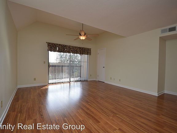 3rd image of 390 Lake Placid 303 Ct