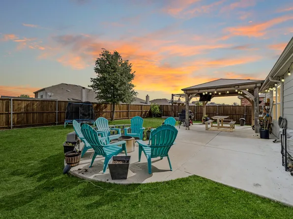 1709 Waggoner Dr, Aubrey, TX 76227