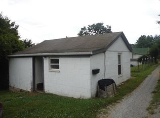 109 1/2 Sullivan St, Radford, VA 24141