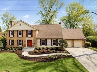 11209 Farmland Dr, Rockville, MD 20852