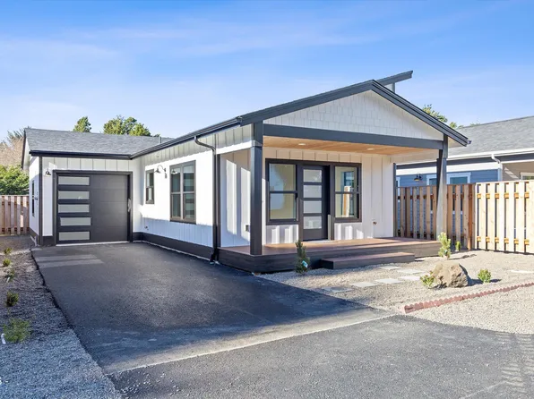 327 SE Oar Ave, Lincoln City, OR 97367