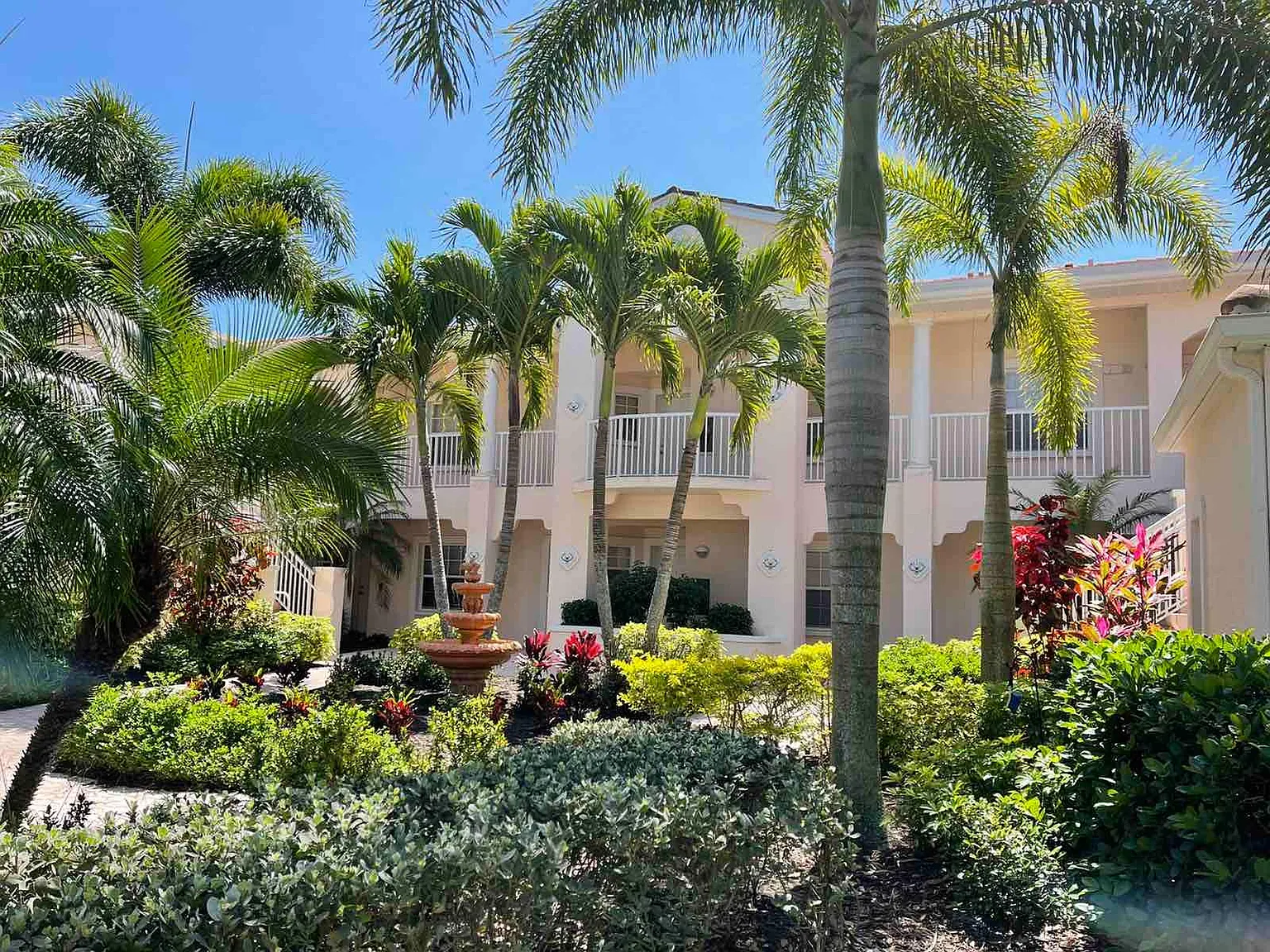 2 bed, 1147 sqft, $1,950 — Photo 4