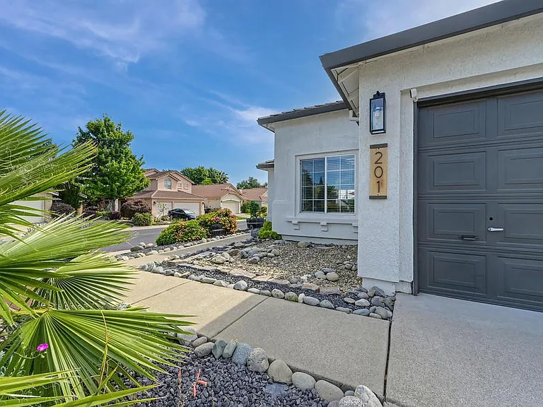 201 Stavros Ct — Photo 14