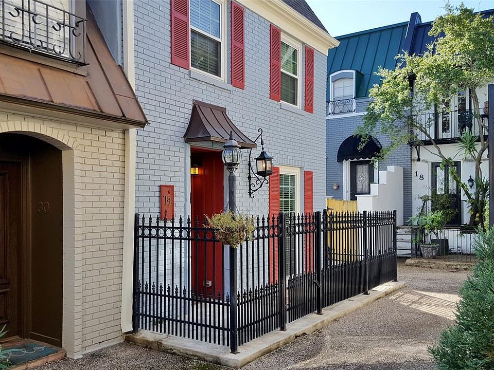 1st image of 811 Lovett Blvd APT 29