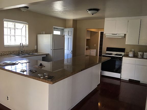 3rd image of 431 N 8th St