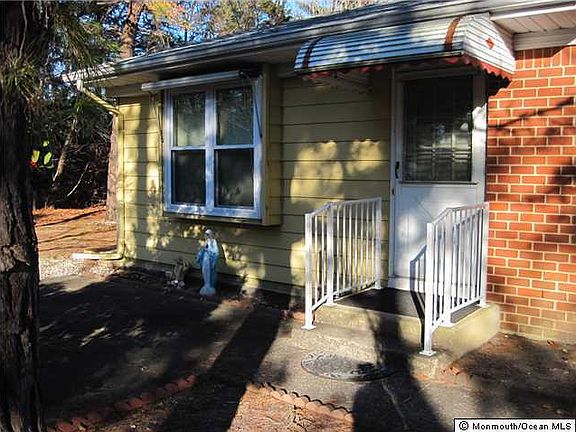 3rd image of 130 Hudson Parkway #D