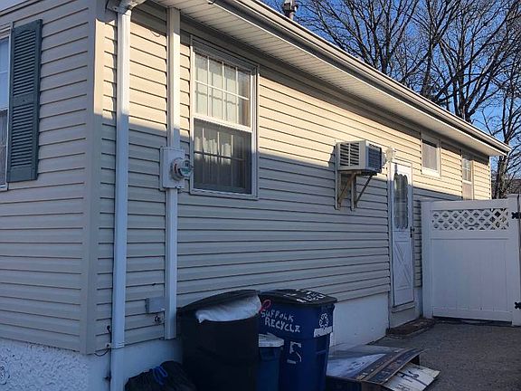 3rd image of 25 Suffolk Ave