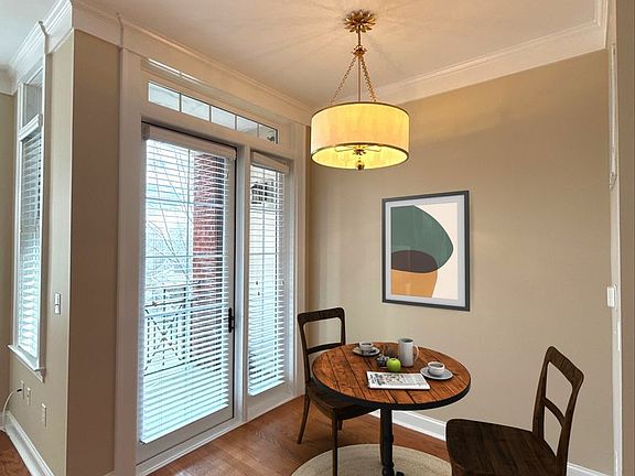 5th image of 2810 Selwyn Ave Unit 308