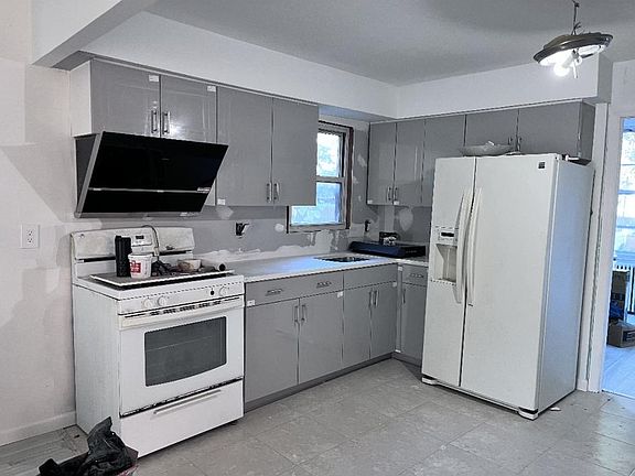 2nd image of 2040 125th St Floor 1