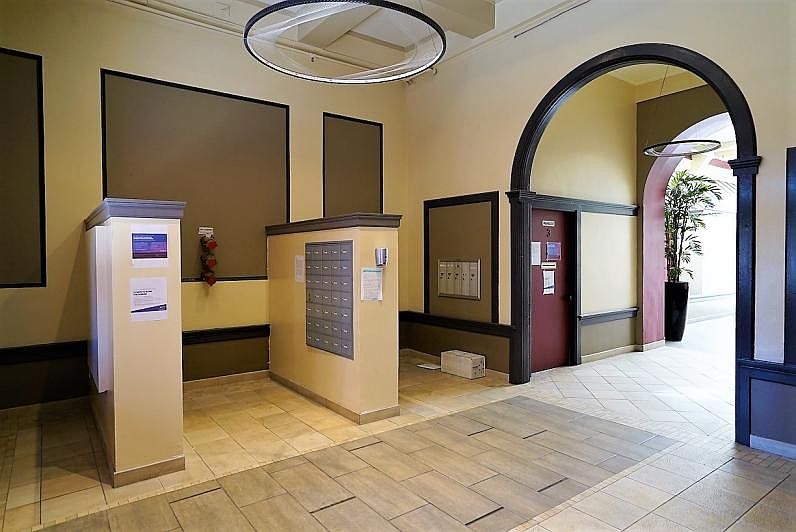 2nd image of 184 13th St APT 606