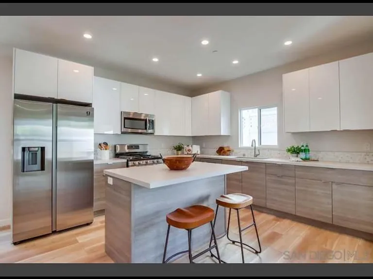 2031 Abbe St #2031 — Photo 3