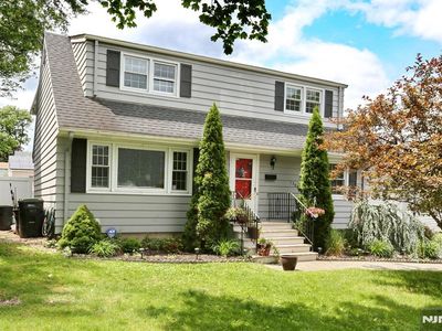138 N Vivyen St, Bergenfield, NJ, 07621