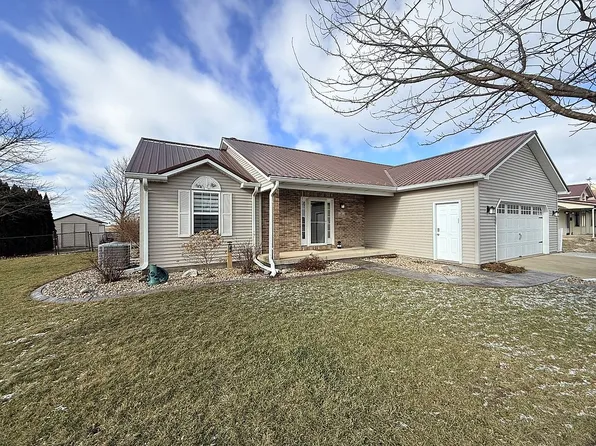 513 S Market St, Bondville, IL 61815