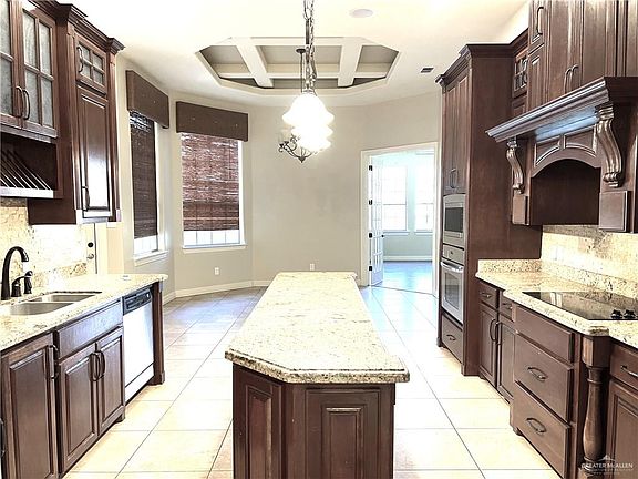 4th image of 2501 Grand Canal Dr