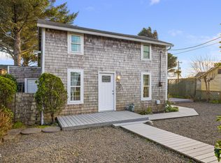 413 NW 6th St, Newport, OR