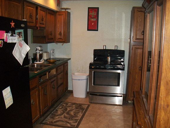4th image of 1628 River View Dr