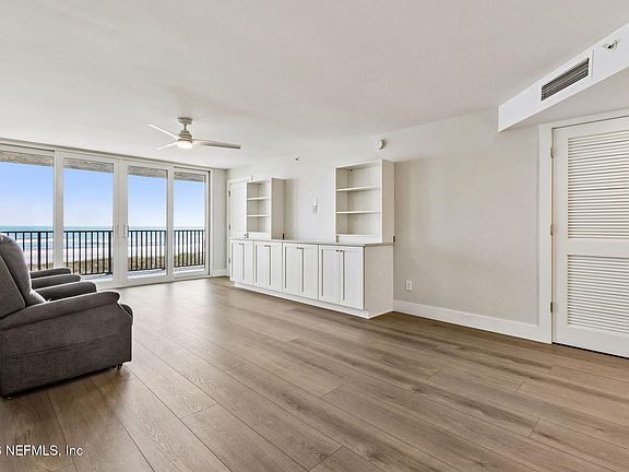 5th image of 275 1ST Street S #304