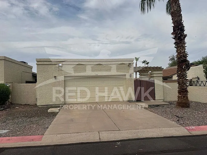 630 E Jensen St #126