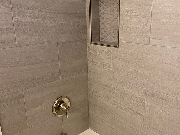 Shower/Tub