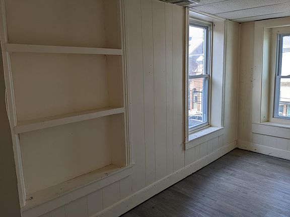 4th image of 102 S 2nd St #5
