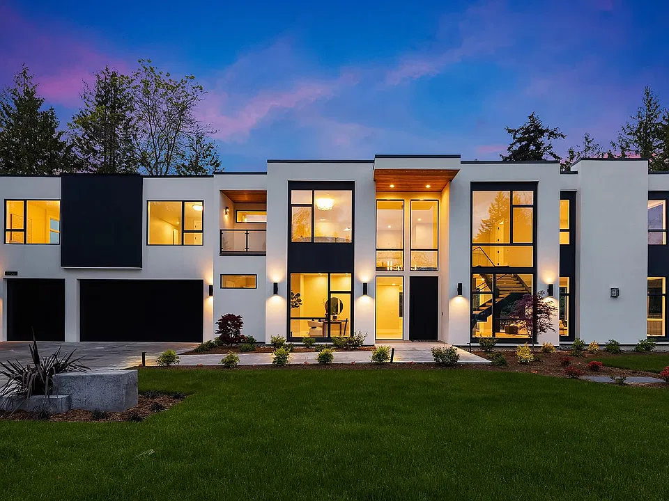 2436 82nd Ave NE