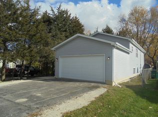 1511 Lotus Dr, Round Lake Beach, IL