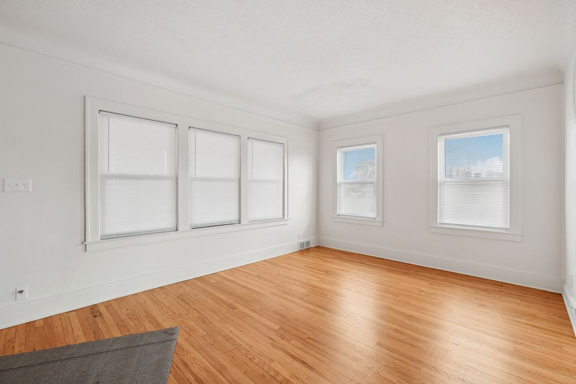 next background image