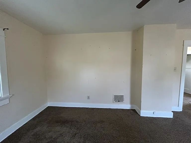 124 Anderson St — Photo 7