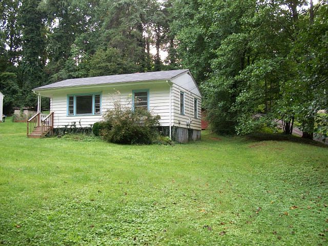 2nd image of 3653 Daniels Creek Rd