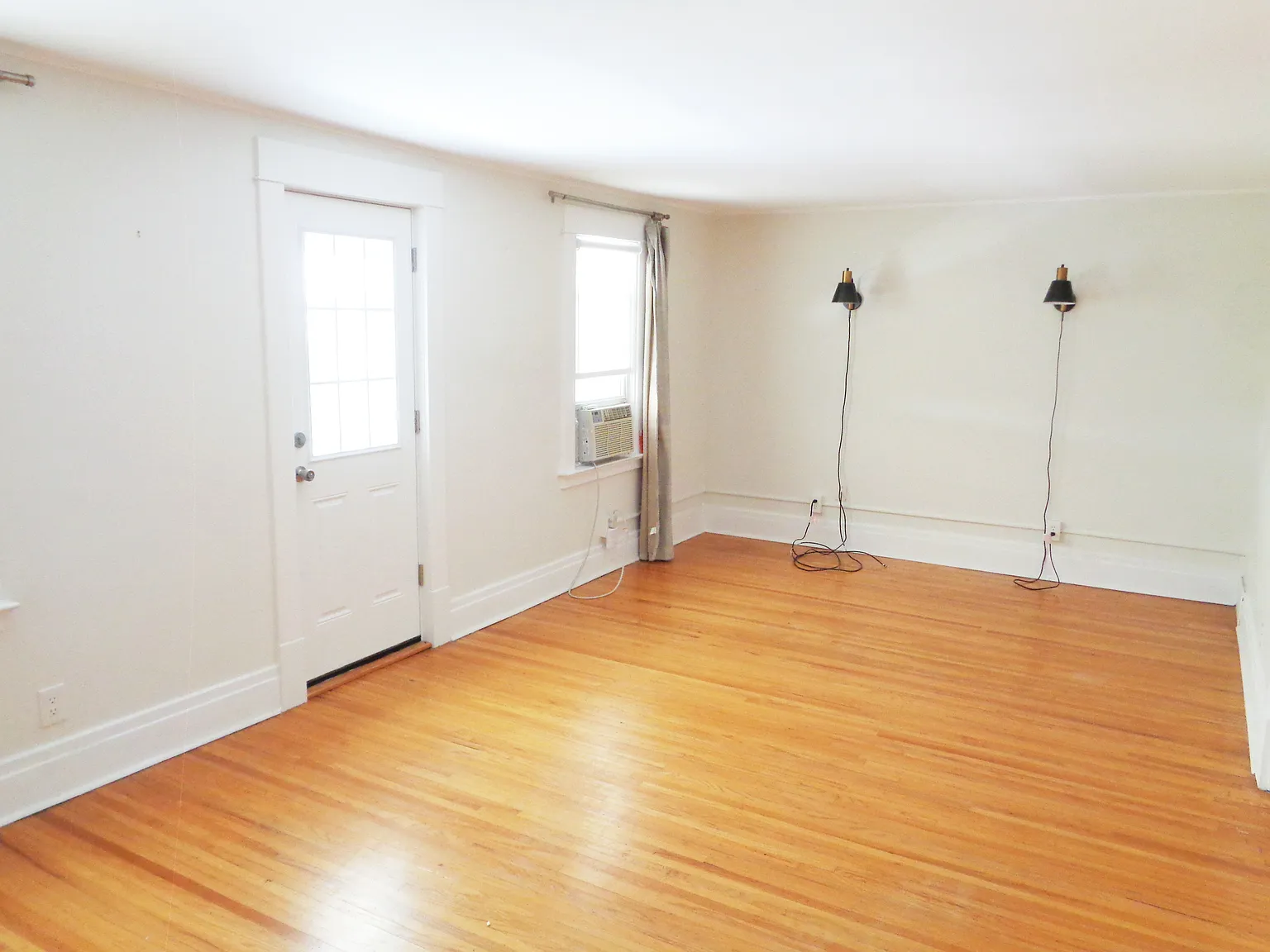 1 bed, 900 sqft, $1,100 — Photo 4