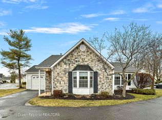 10 Ivy Ridge Close, Freehold, NJ 07728