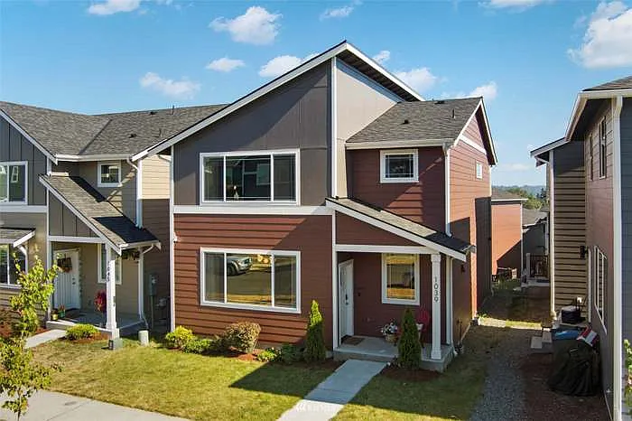 4 bed, 2060 sqft, $800 — Photo 1
