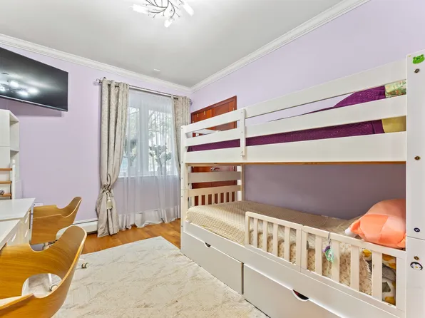 4078 Nostrand Avenue image 10 of 18