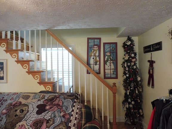 2nd image of 153 Beech St