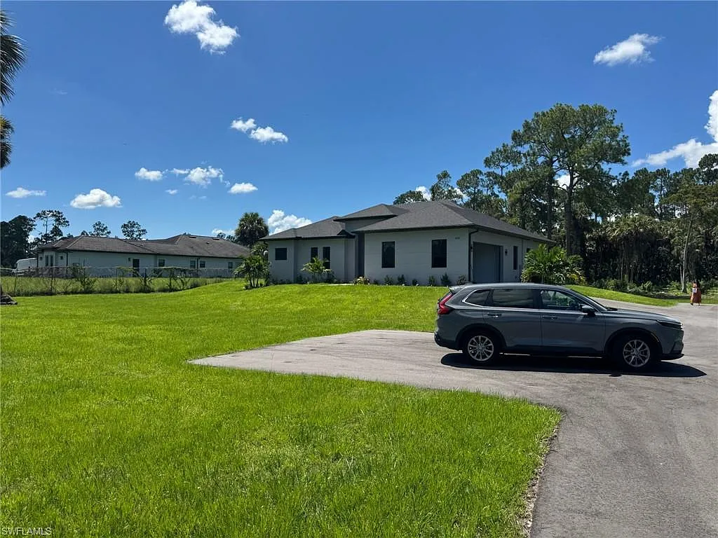 3 bed, 2.5 bath, 1900 sqft, $3,800 — Photo 3