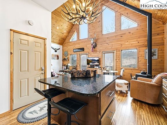 4th image of 408 Eagle Ridge Road