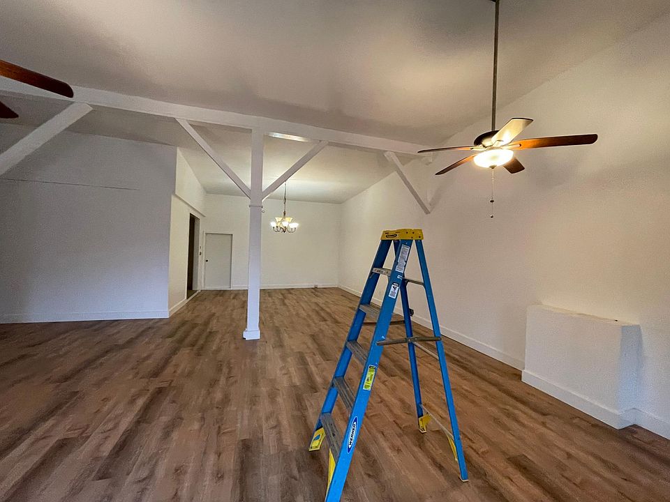 2nd image of 117 2nd Ave SW #1