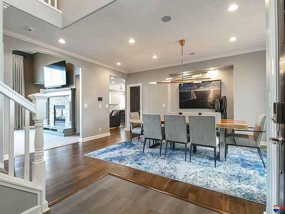 5th image of 9400 Thornwood Dr