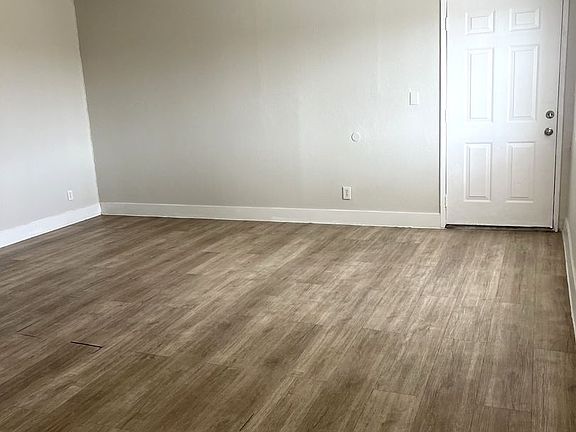 5th image of 12722 S Figueroa St #9A