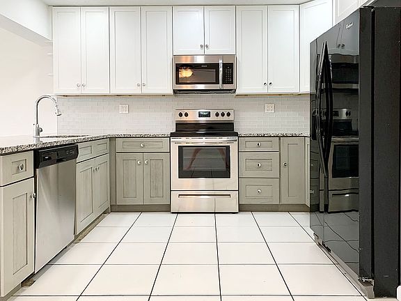 3rd image of 1605 NE 50th Ct