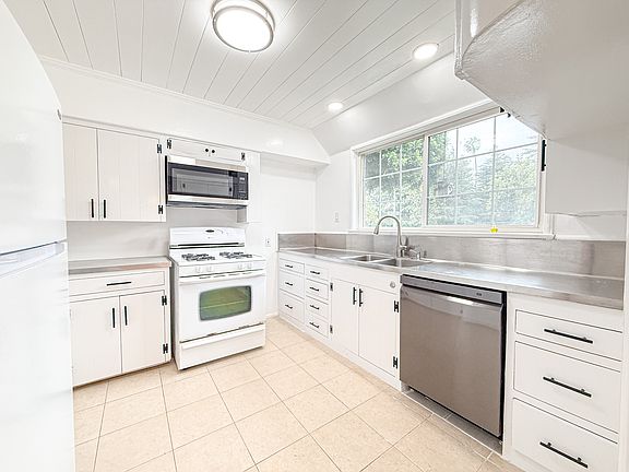 4th image of 9725 W Olympic Blvd