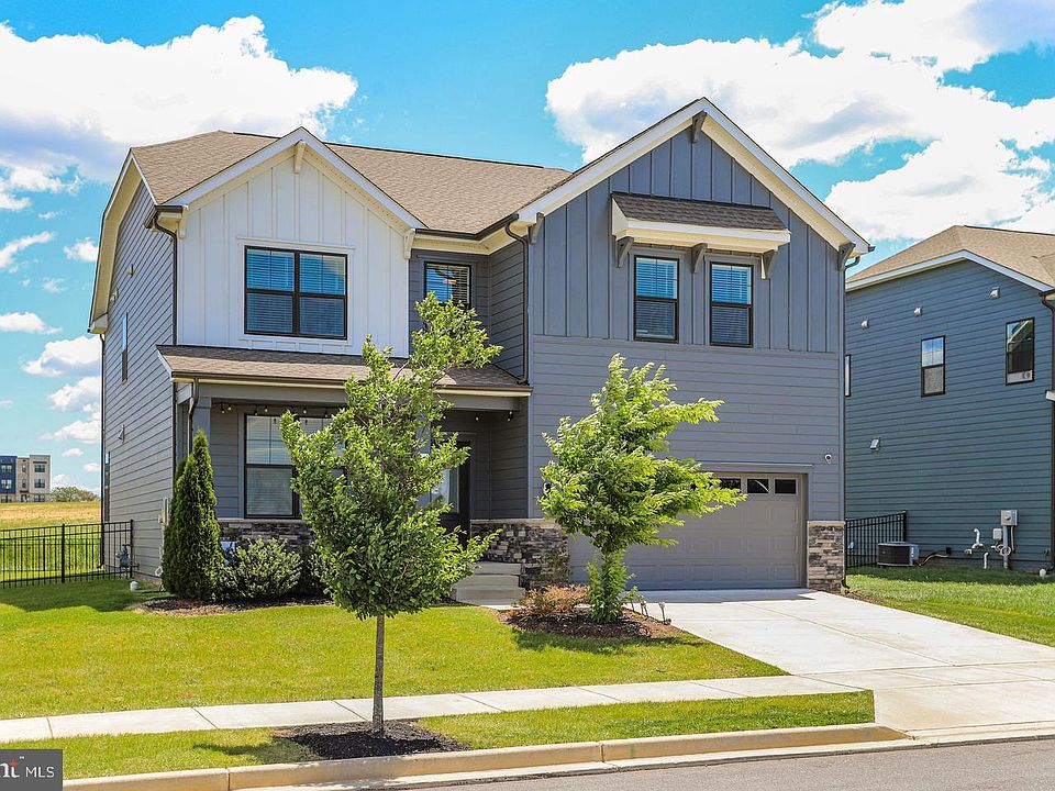 1st image of 504 Carroll Walk Ave