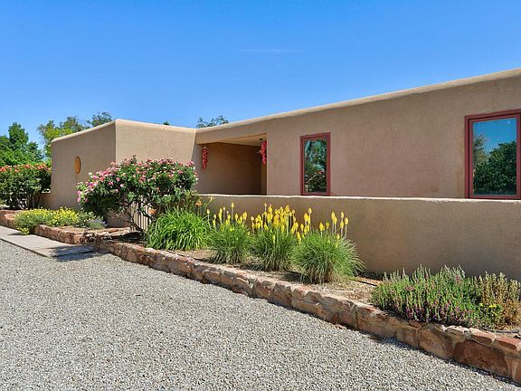 4th image of 228 Los Manzanos Rd
