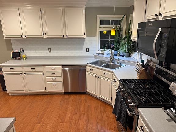 4th image of 315 Shetland Dr NW